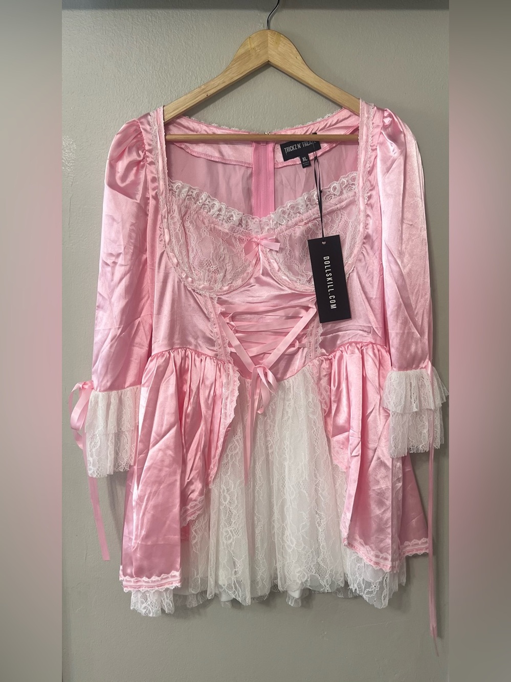 Dolls Kill Trickz N’ Treatz Cake Queen Costume Pink Lace Dress XL NWT - Picture 2 of 11